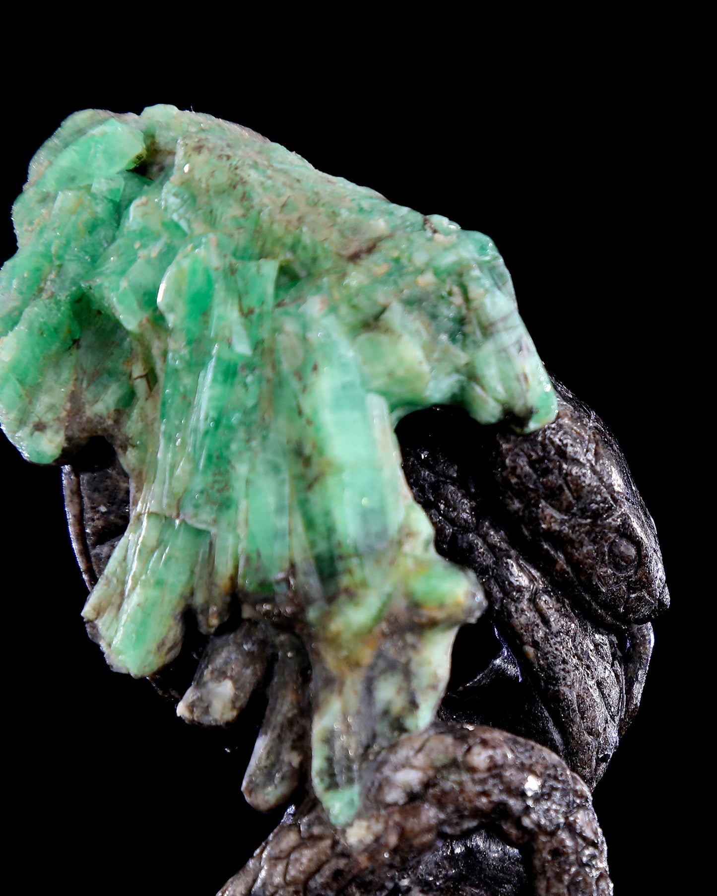 Nicedony 4" Emerald Hand Carved Crystal Snake Sculpture - View 11