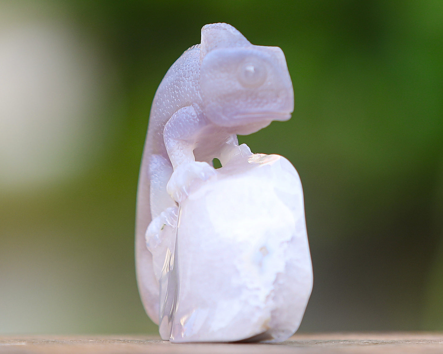 4.6" Amethyst Geode Agate Hand Carved Crystal Lizard Sculpture