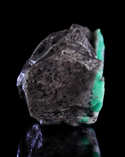 Nicedony 5.0" Emerald Hand Carved Crystal Skull and Snake Sculpture - View 10