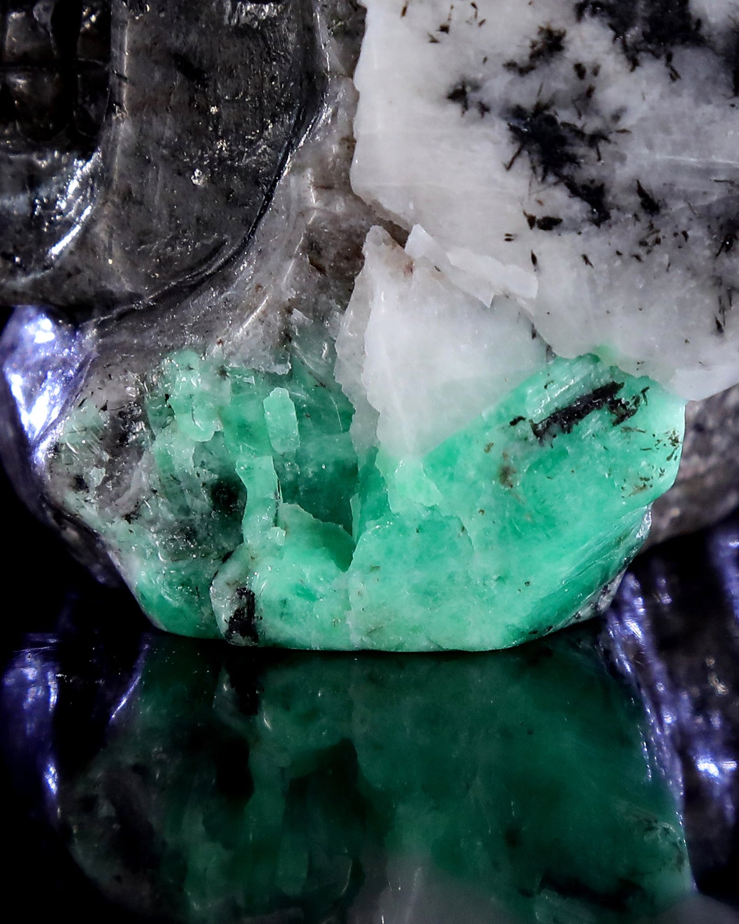 Nicedony 5.0" Emerald Hand Carved Crystal Skull and Snake Sculpture - View 6