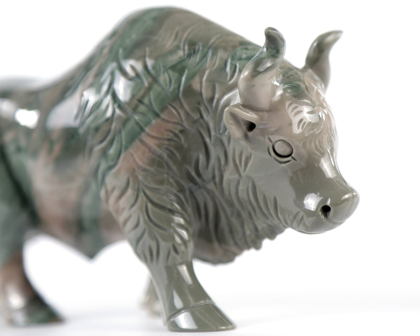 Nicedony 6.3" Jiulong Jade Hand Carved Crystal Cattle Sculpture - View 7