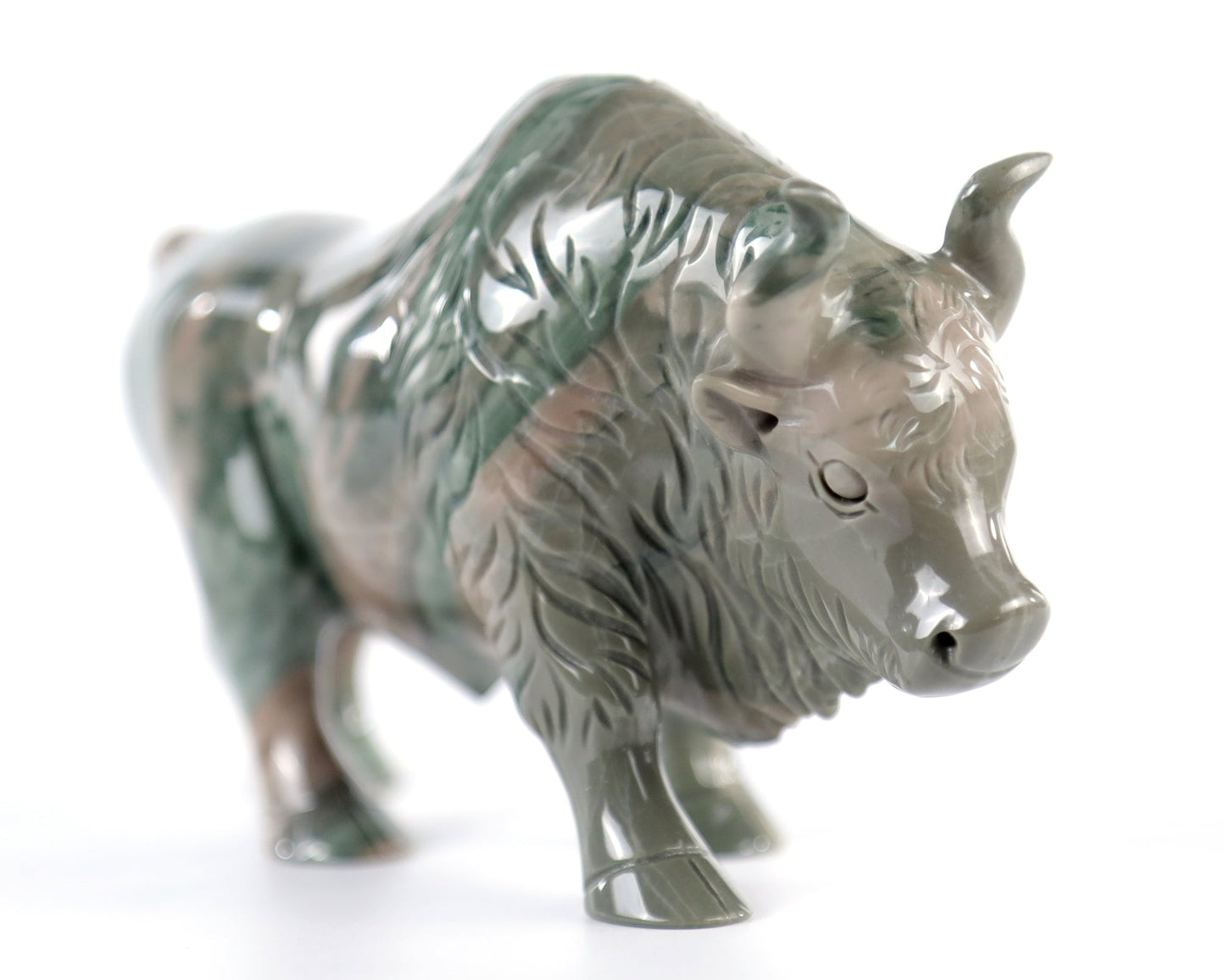 Nicedony 6.3" Jiulong Jade Hand Carved Crystal Cattle Sculpture - View 4