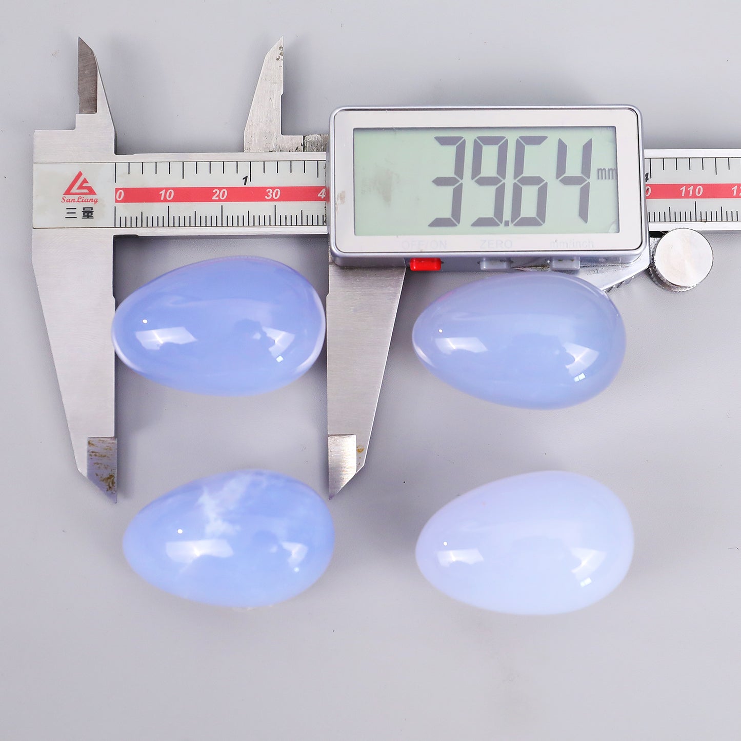 Natural Semi-Precious Blue Chalcedony Crystal Crafts Polished Yoni Eggs for Healing
