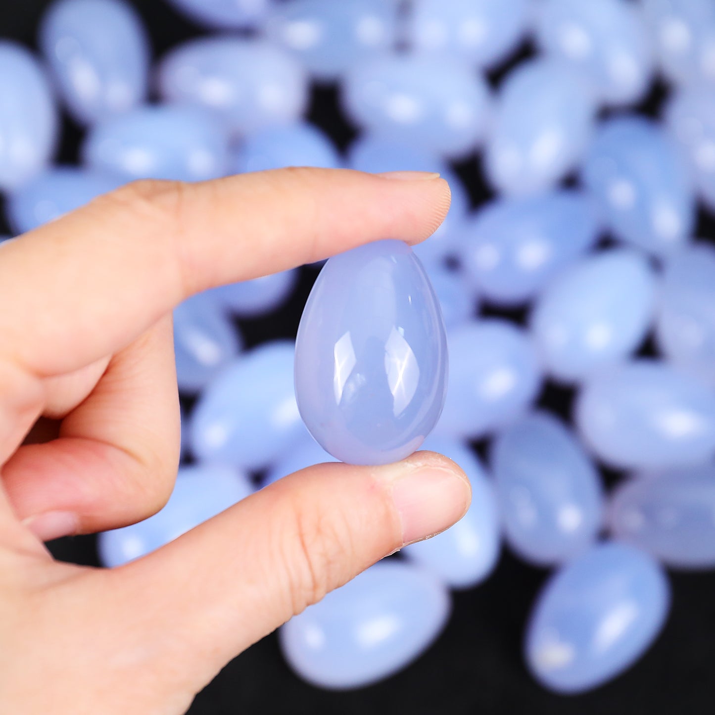 Natural Semi-Precious Blue Chalcedony Crystal Crafts Polished Yoni Eggs for Healing